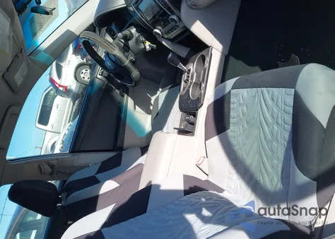 2012 Toyota Camry Le z USA, uszkodzony, nr VIN 4T1BF1FK8CU540582